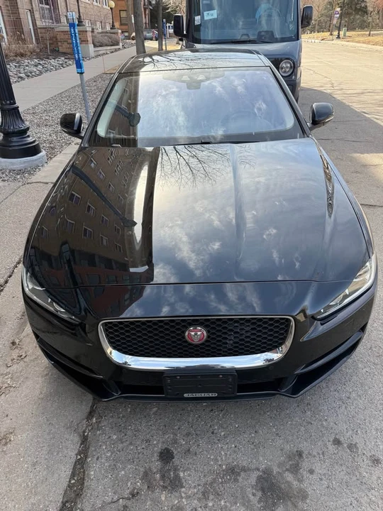 2018 Jaguar XE - Image 4 of 8