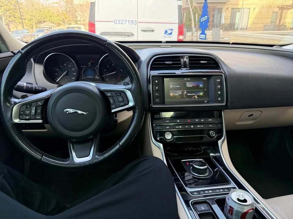 2018 Jaguar XE - Image 5 of 8