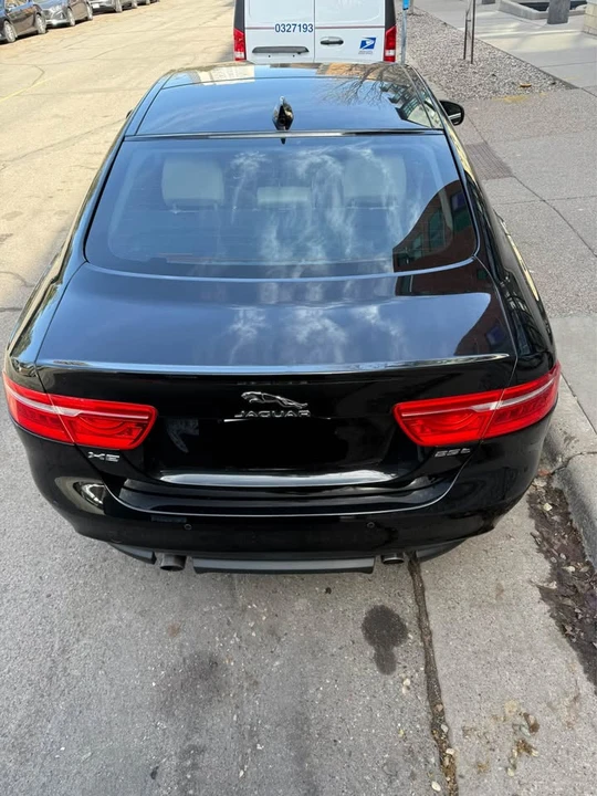 2018 Jaguar XE - Image 3 of 8