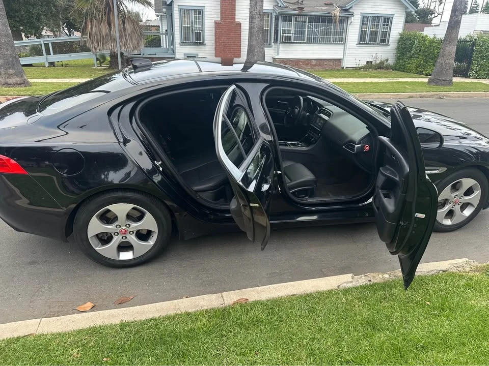 2018 Jaguar XE - Image 5 of 11