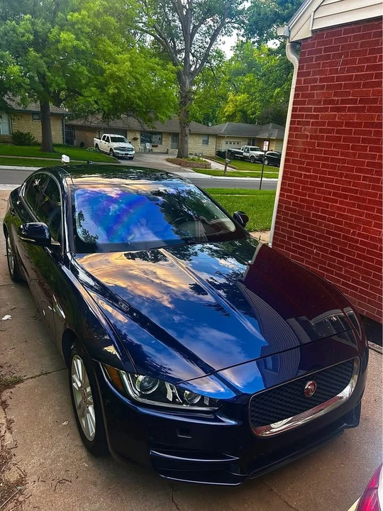 2018 Jaguar XE - Image 9 of 9