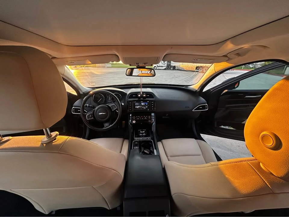 2018 Jaguar XE - Image 5 of 9