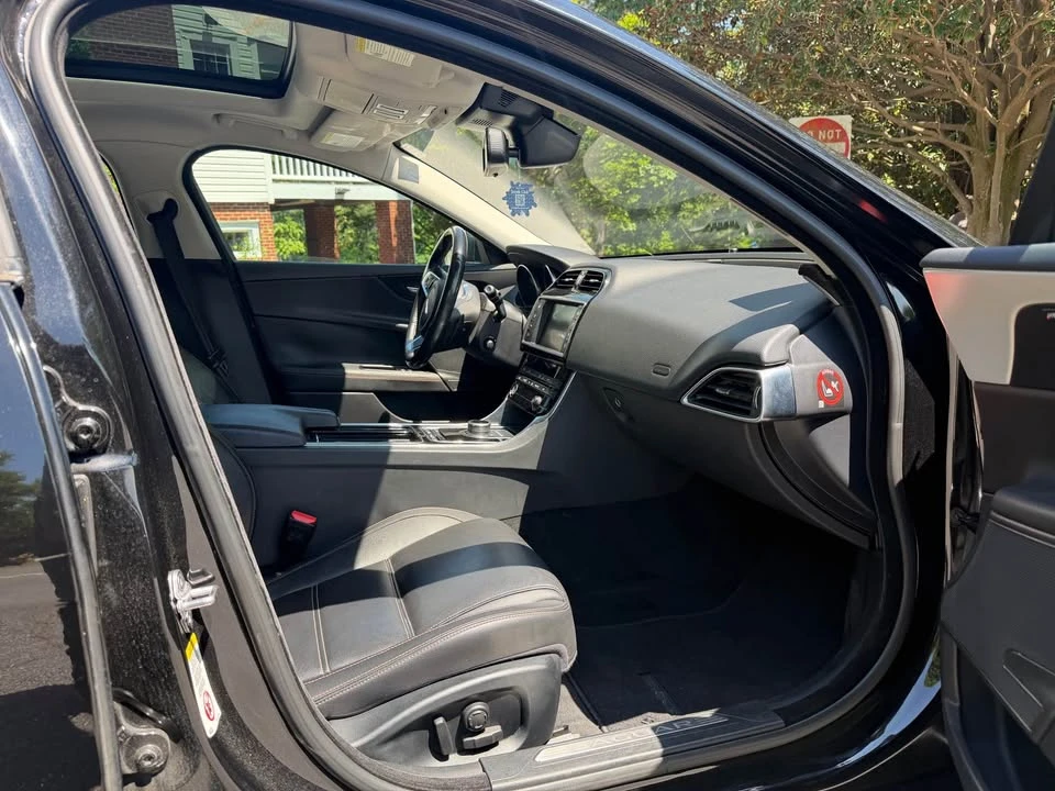 2018 Jaguar XE - Image 11 of 14