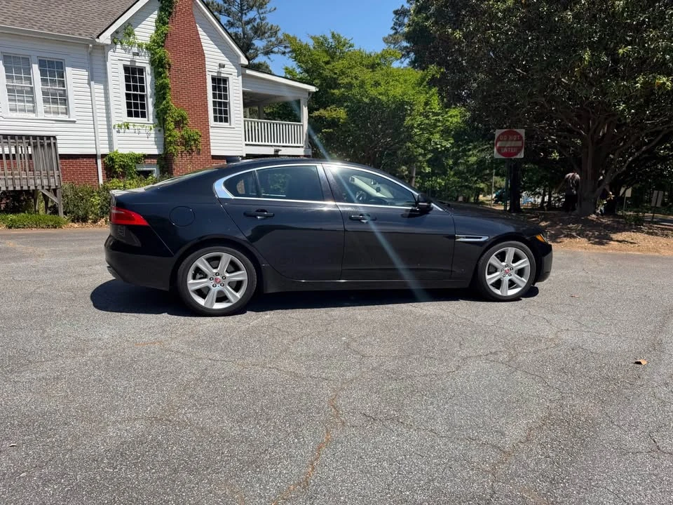 2018 Jaguar XE - Image 6 of 14