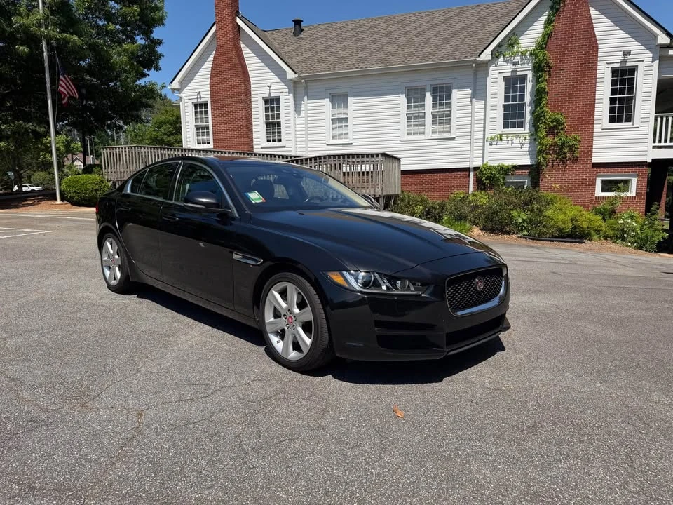 2018 Jaguar XE - Image 3 of 14