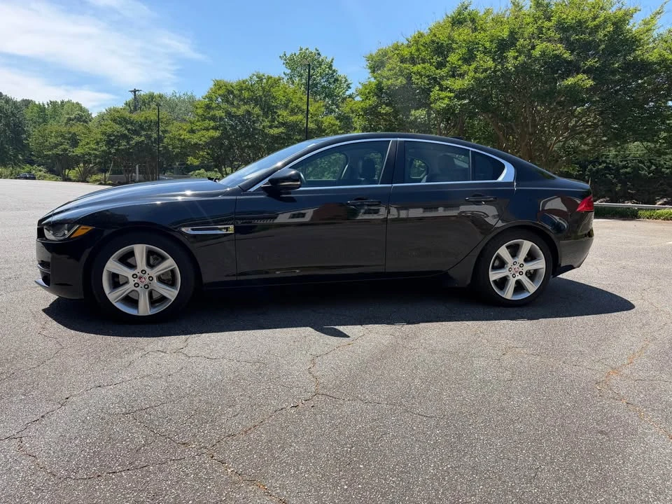 2018 Jaguar XE - Image 4 of 14