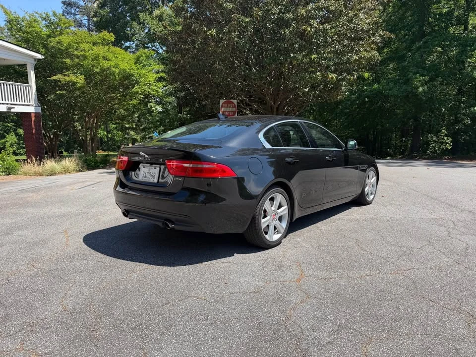 2018 Jaguar XE - Image 7 of 14