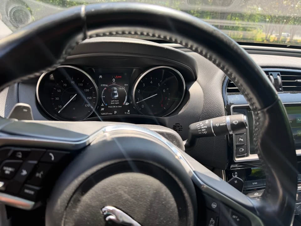 2018 Jaguar XE - Image 13 of 14