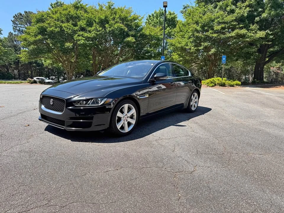 2018 Jaguar XE - Image 2 of 14