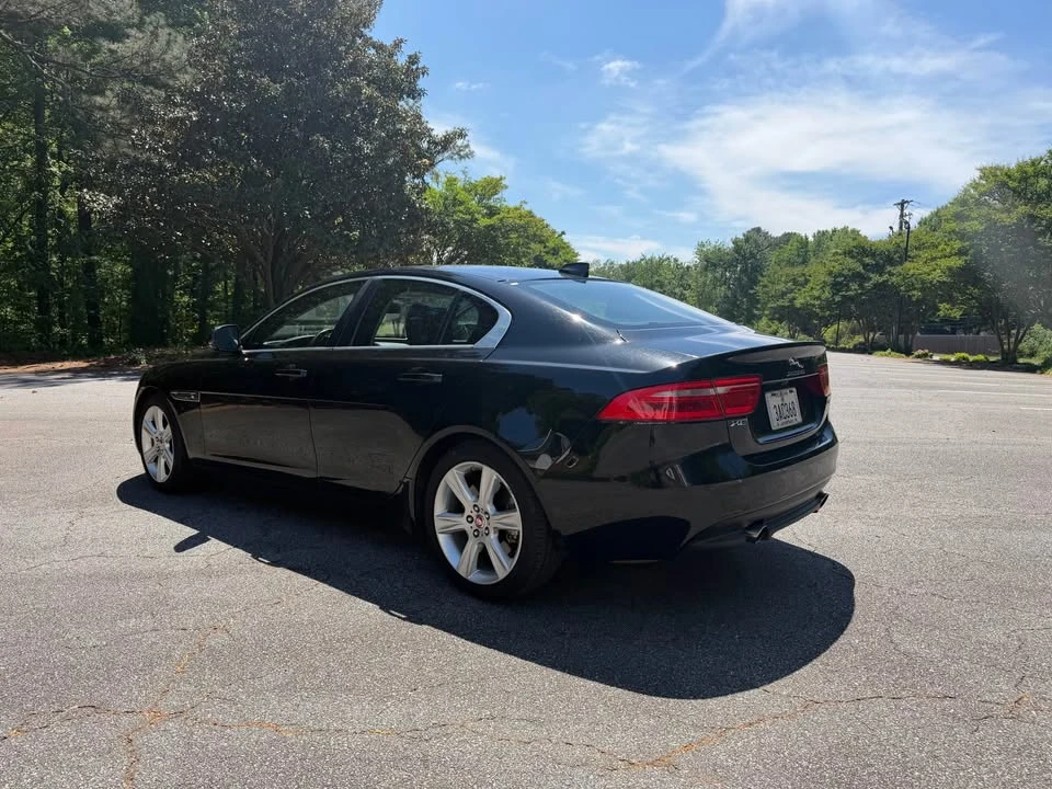 2018 Jaguar XE - Image 5 of 14