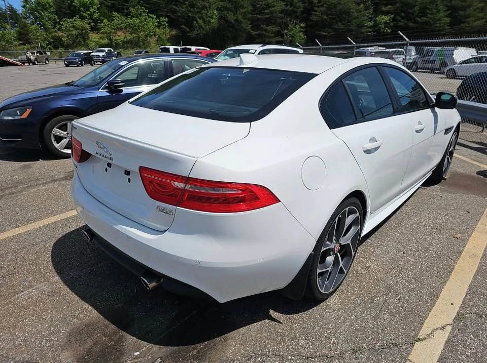 2018 Jaguar XE - Image 2 of 10