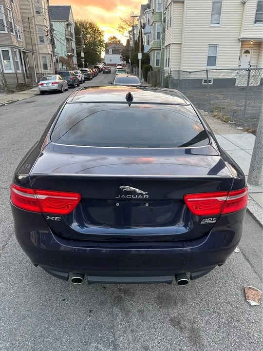 2018 Jaguar XE - Image 4 of 20