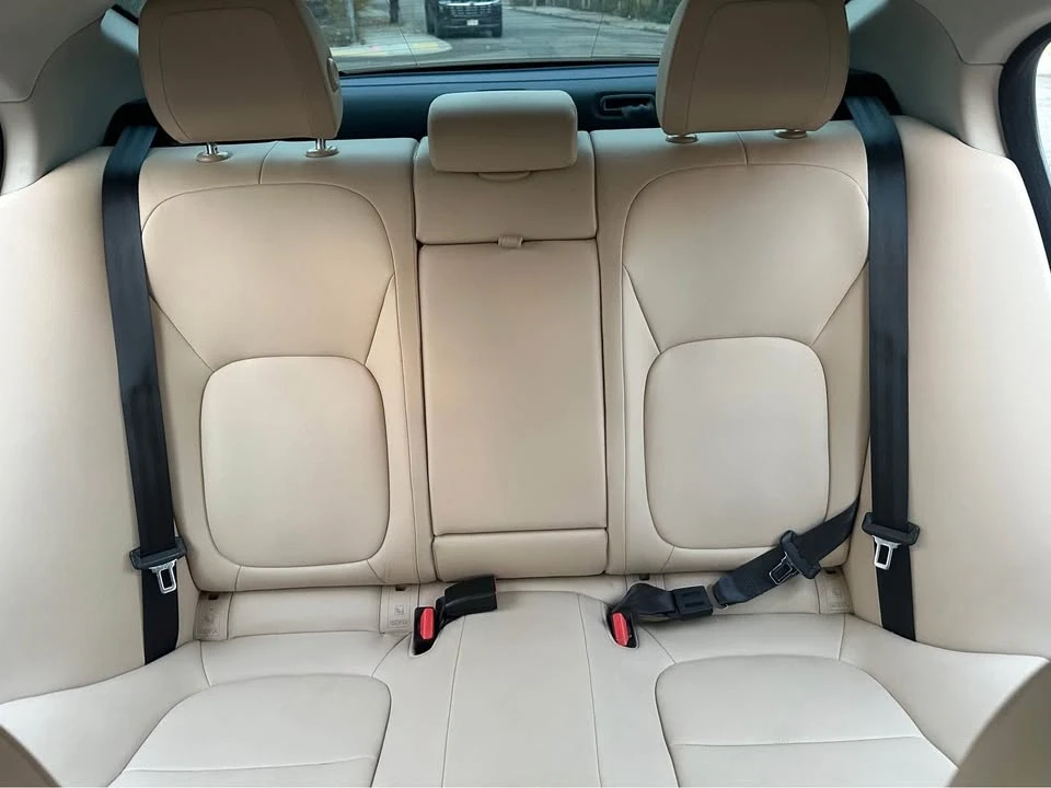2018 Jaguar XE - Image 12 of 20