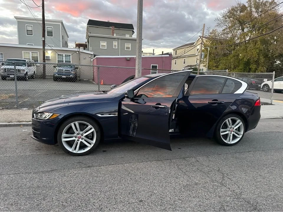 2018 Jaguar XE - Image 19 of 20