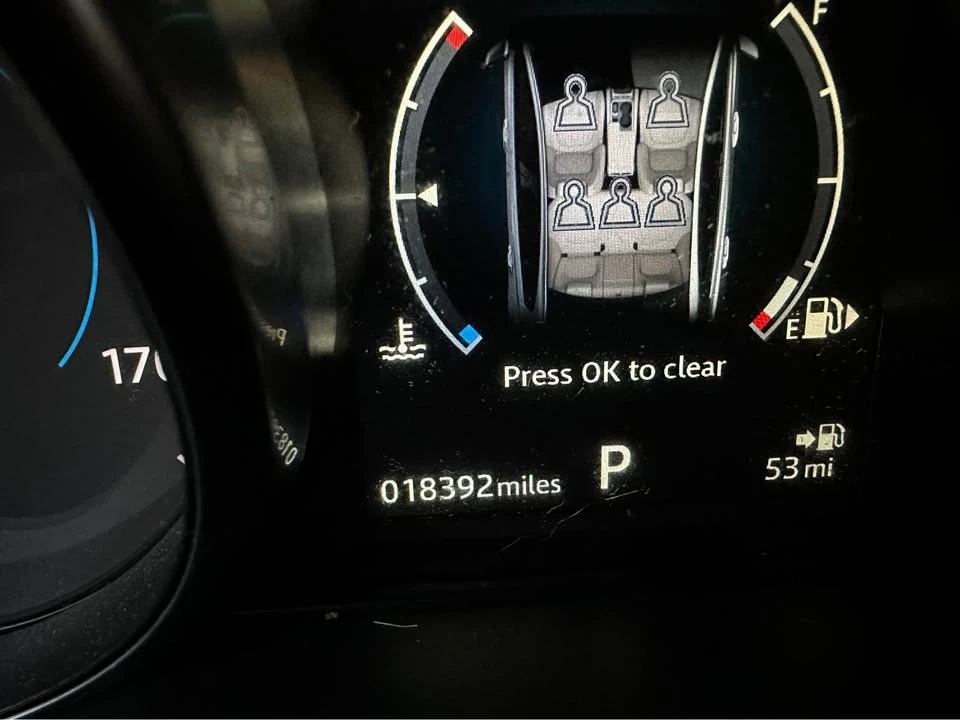 2018 Jaguar XE - Image 16 of 20