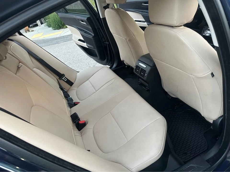 2018 Jaguar XE - Image 10 of 20