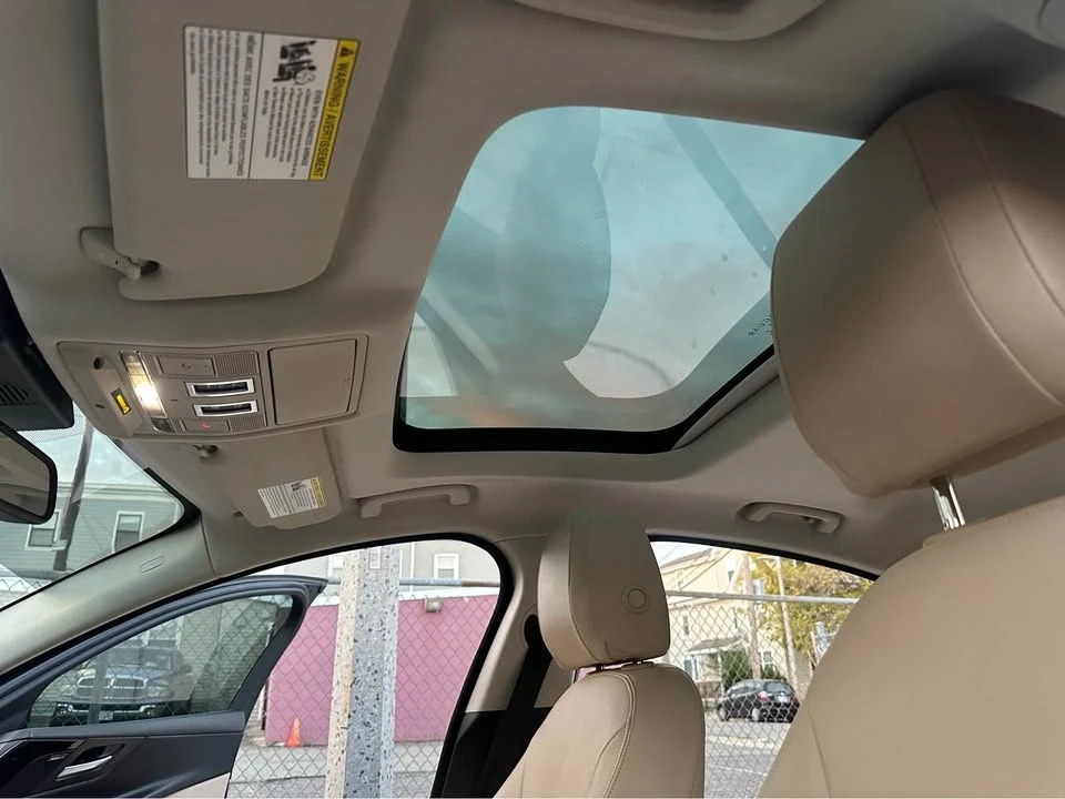 2018 Jaguar XE - Image 18 of 20