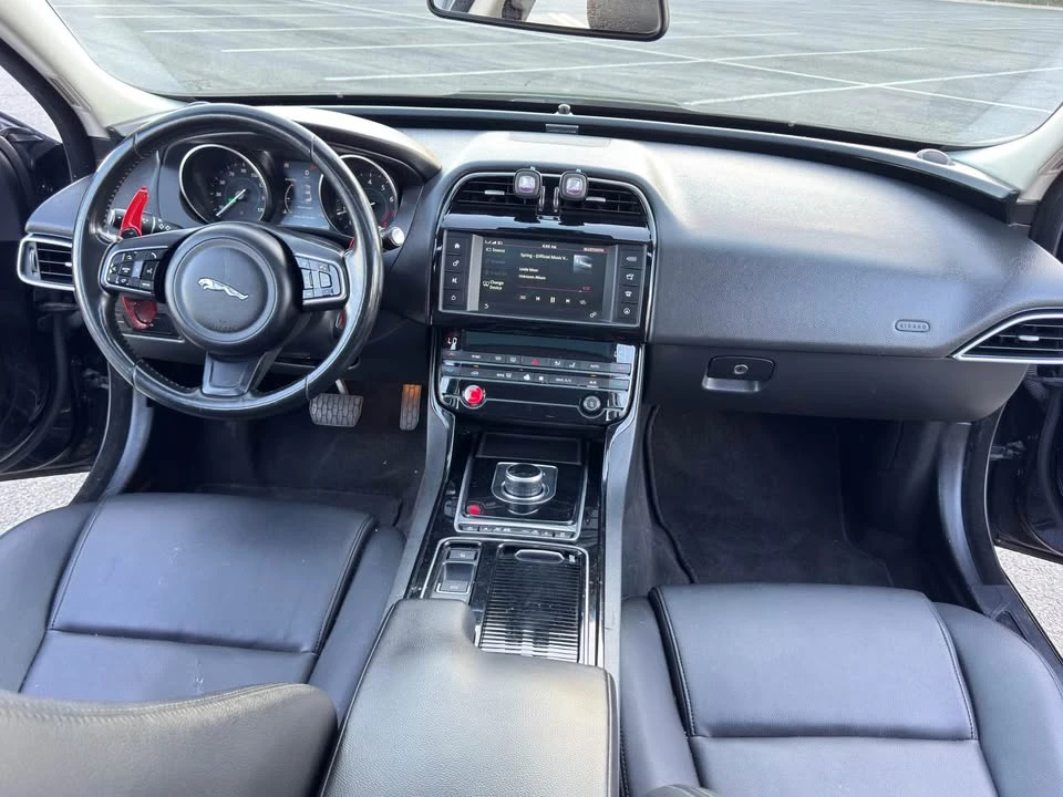 2018 Jaguar XE - Image 14 of 19