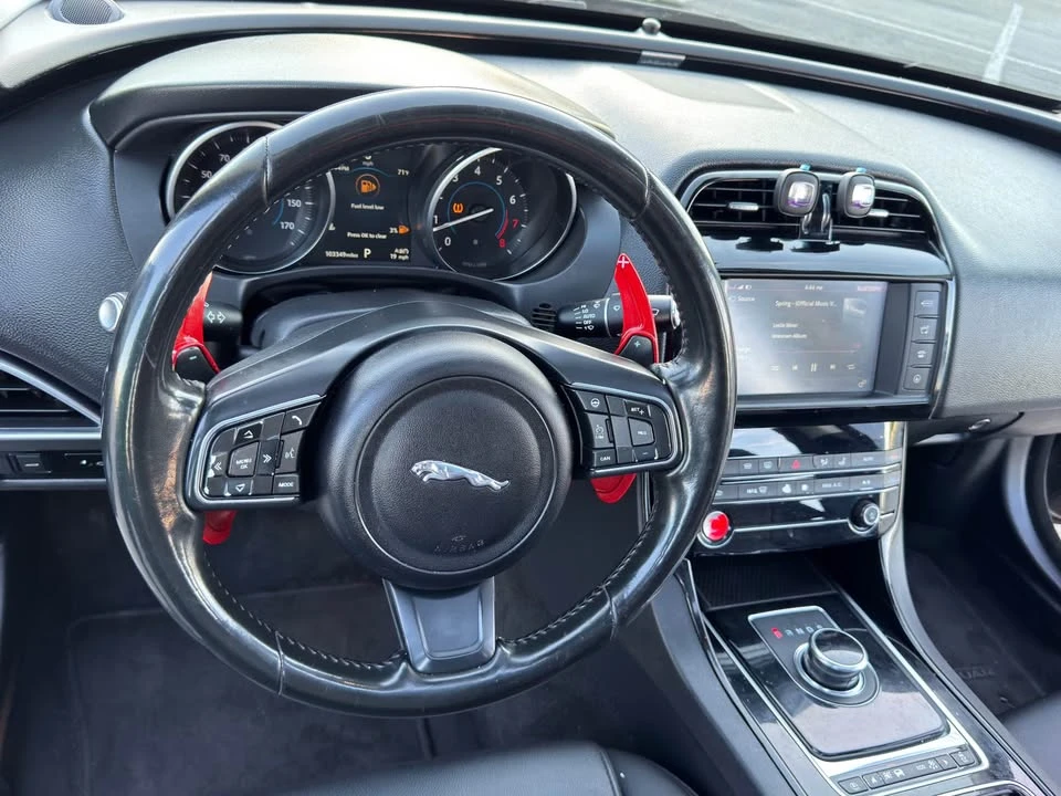 2018 Jaguar XE - Image 16 of 20