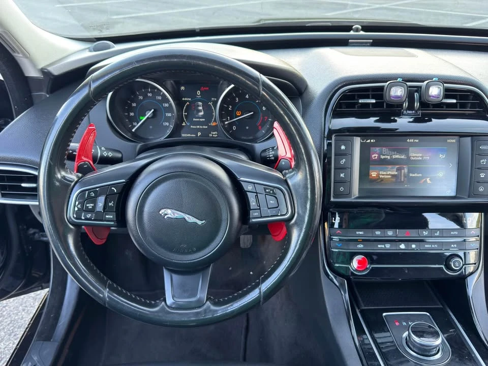 2018 Jaguar XE - Image 18 of 20