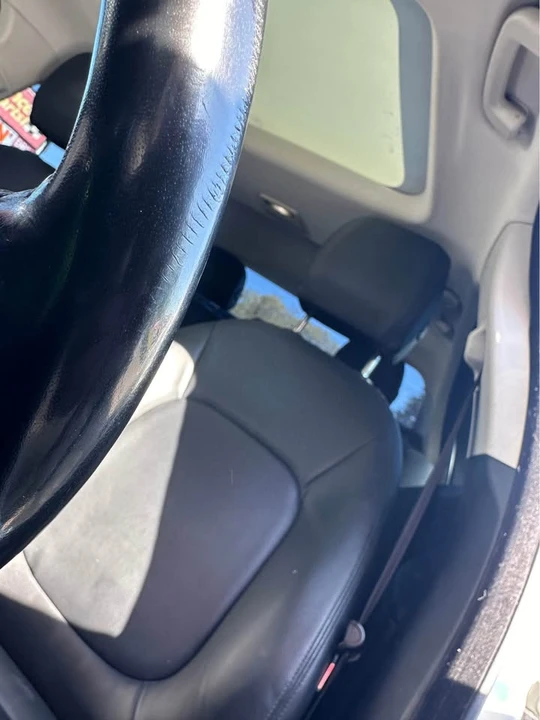2018 Jaguar XE - Image 6 of 8