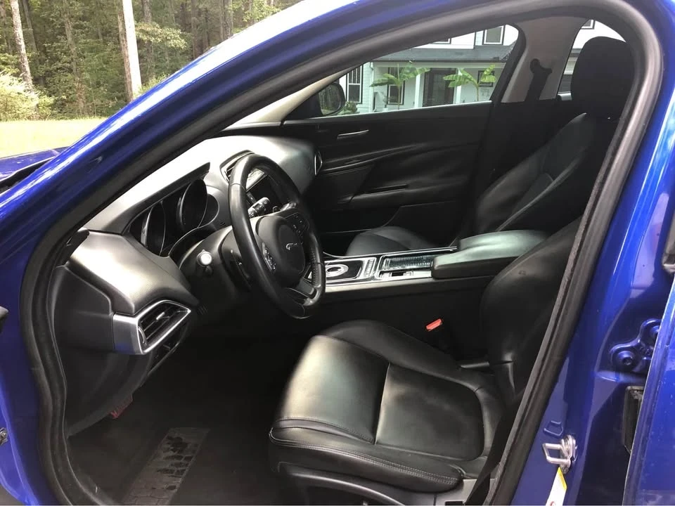 2018 Jaguar XE - Image 6 of 9