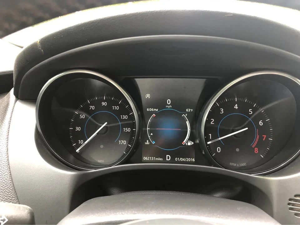 2018 Jaguar XE - Image 8 of 9