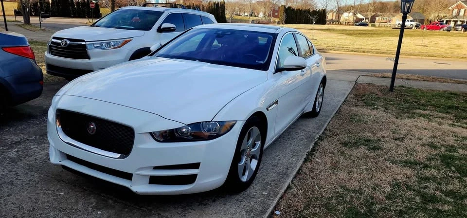 2018 Jaguar XE - Image 2 of 7