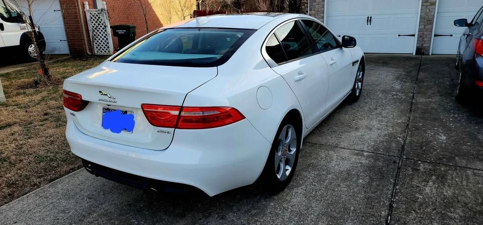 2018 Jaguar XE - Image 3 of 7