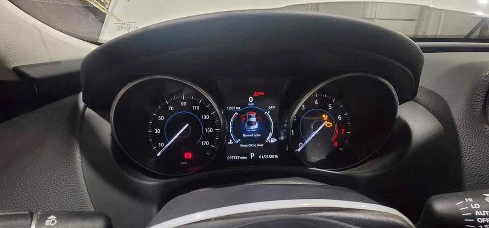 2018 Jaguar XE - Image 6 of 7