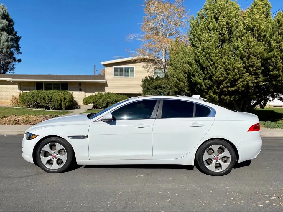 2018 Jaguar XE - Image 9 of 13