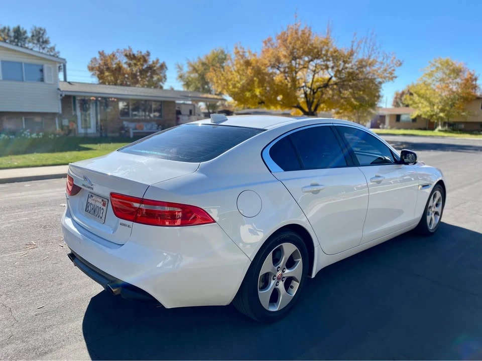 2018 Jaguar XE - Image 5 of 13