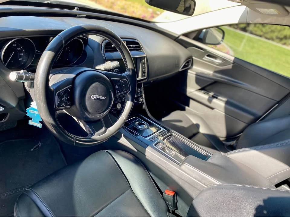 2018 Jaguar XE - Image 13 of 13