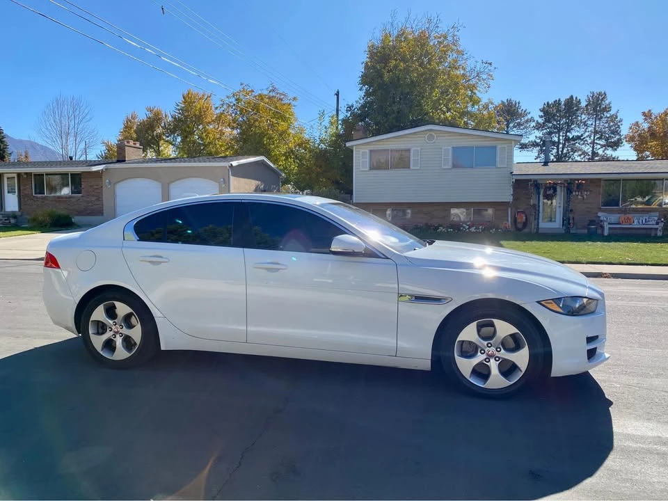 2018 Jaguar XE - Image 4 of 13