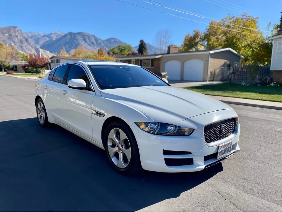 2018 Jaguar XE - Image 3 of 13