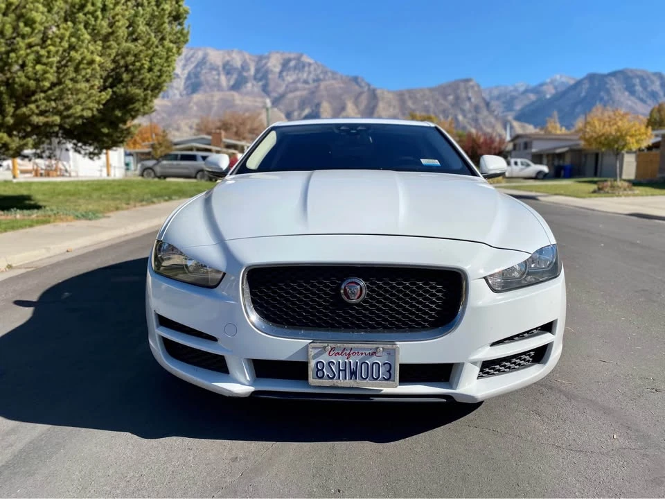 2018 Jaguar XE - Image 2 of 13