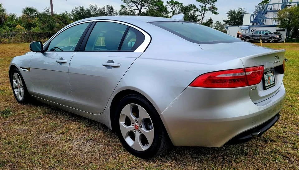 2018 Jaguar XE - Image 2 of 14