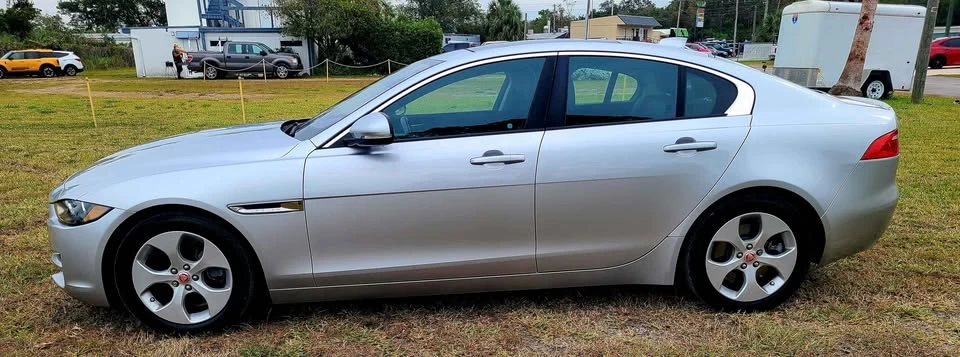 2018 Jaguar XE - Image 4 of 14