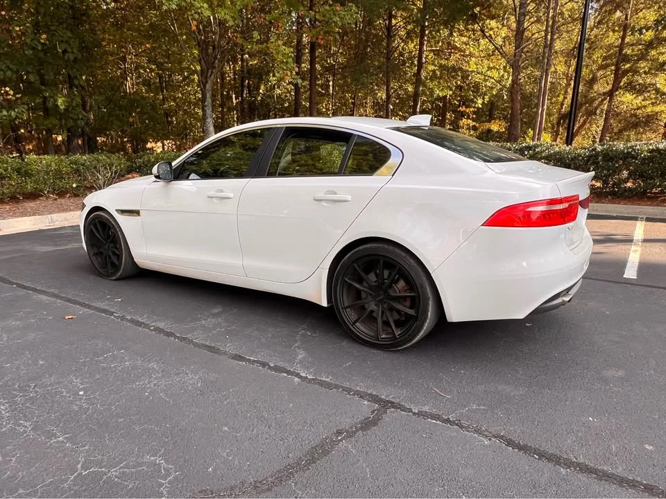2018 Jaguar XE - Image 4 of 16