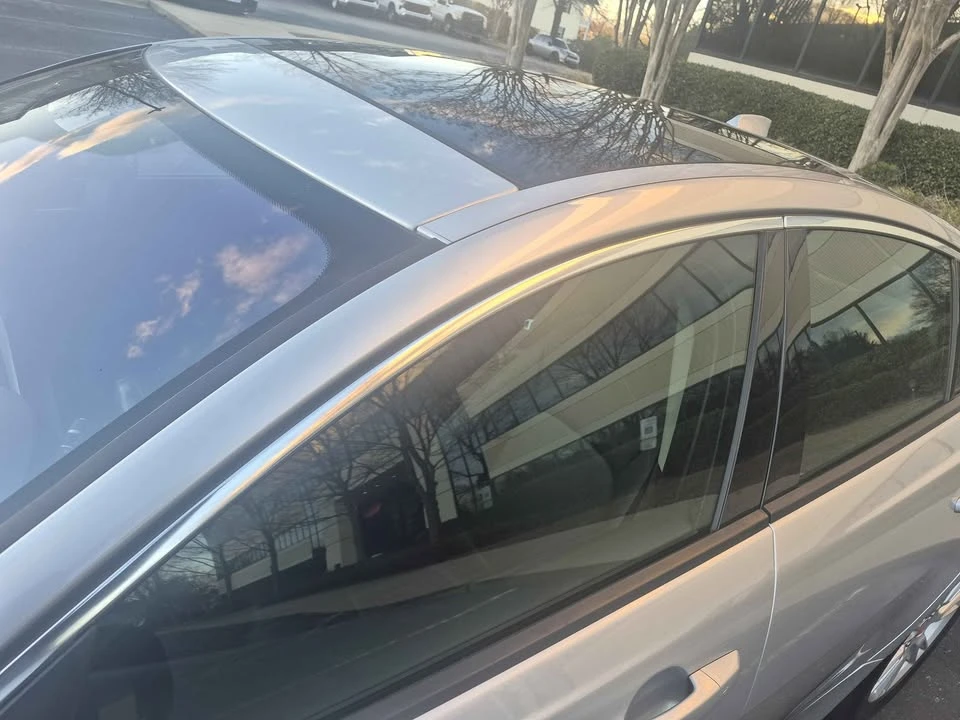 2018 Jaguar XE - Image 2 of 3