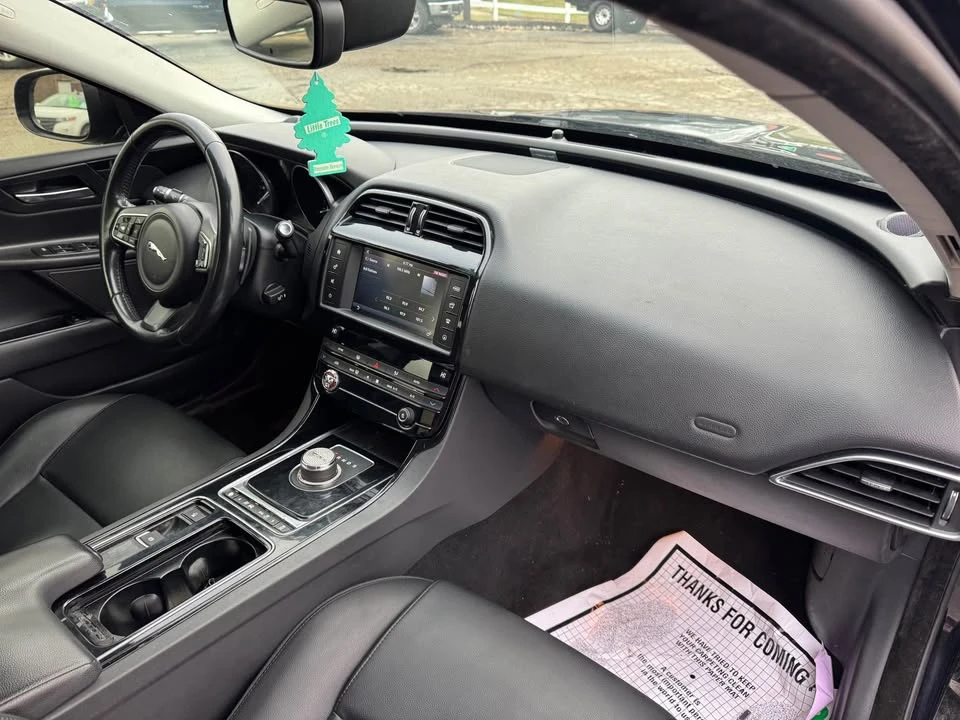 2018 Jaguar XE - Image 6 of 16