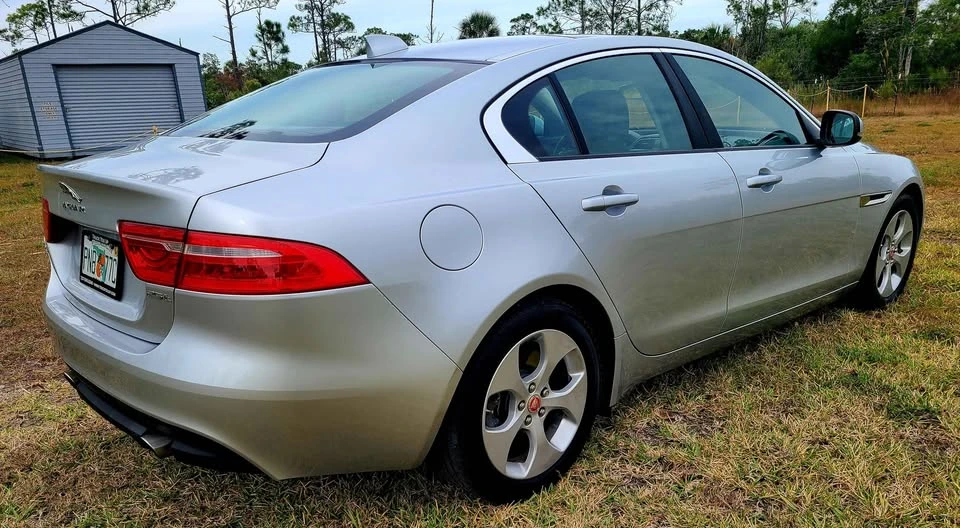 2018 Jaguar XE - Image 3 of 6