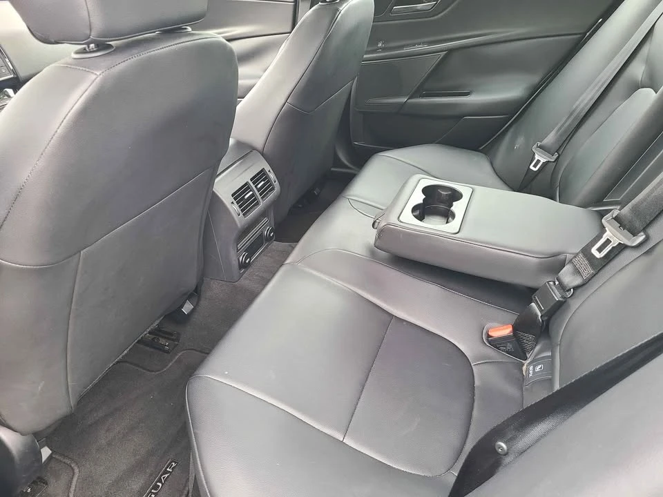 2018 Jaguar XE - Image 4 of 6