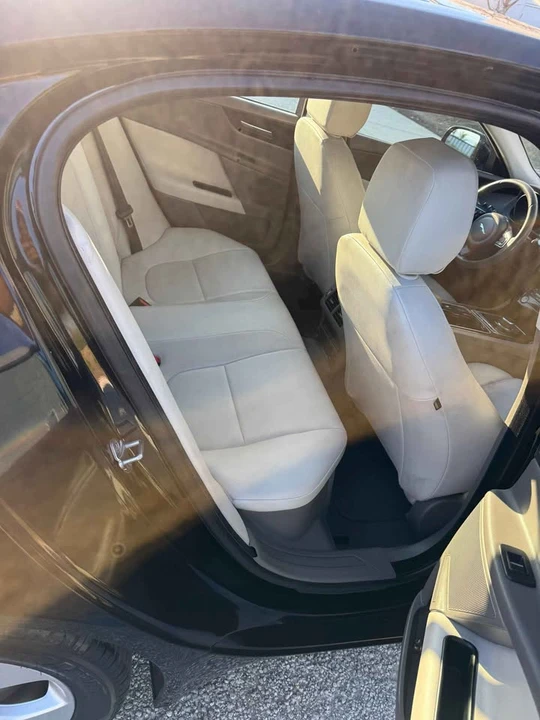 2018 Jaguar XE - Image 7 of 11