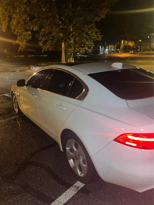 2018 Jaguar XE - Image 2 of 8