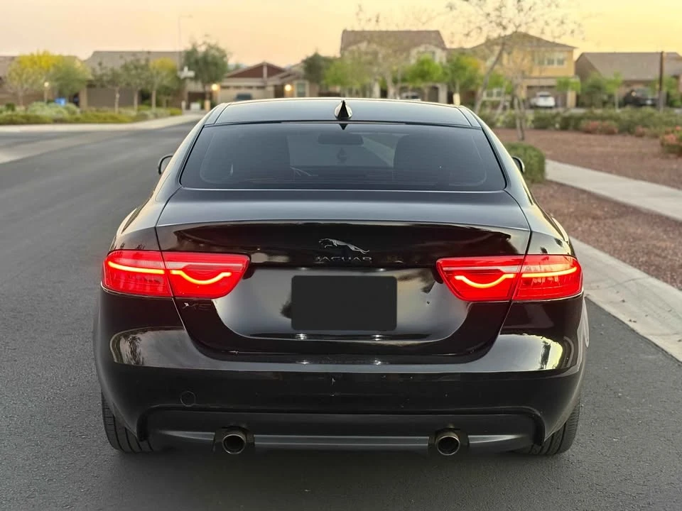 2018 Jaguar XE - Image 4 of 15