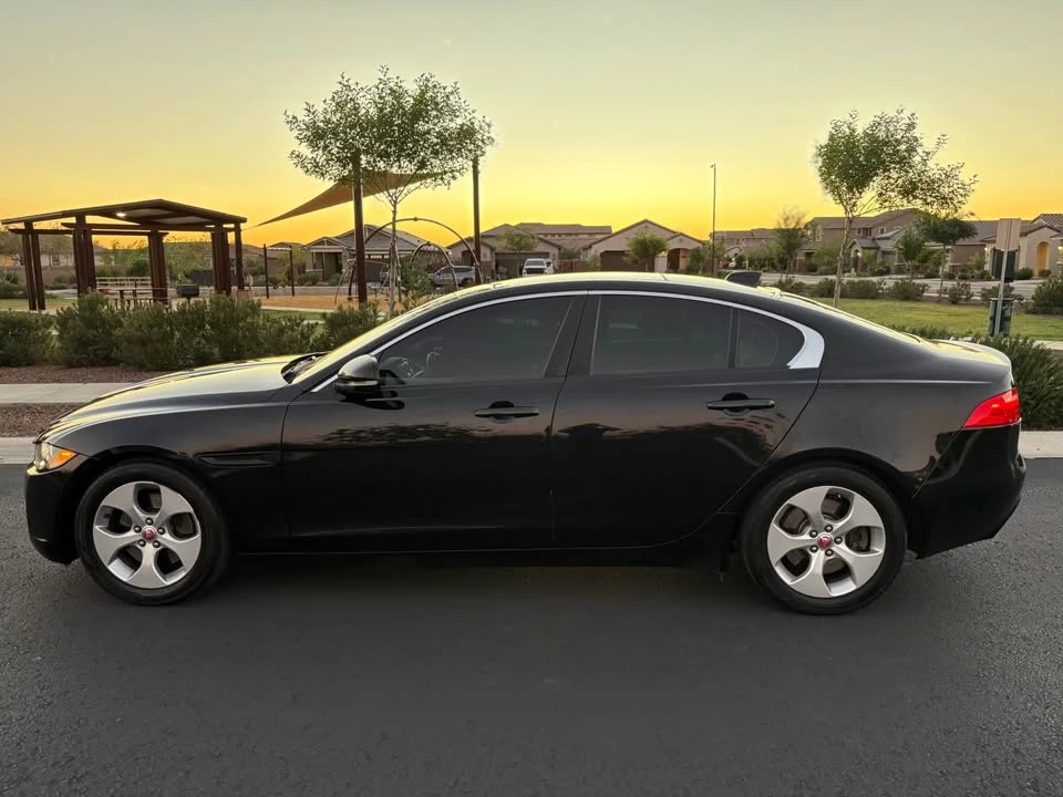 2018 Jaguar XE - Image 4 of 20