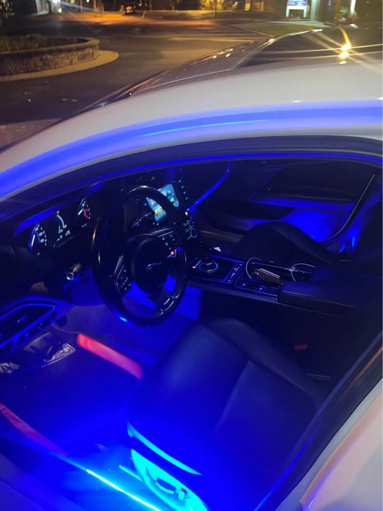 2018 Jaguar XE - Image 3 of 8