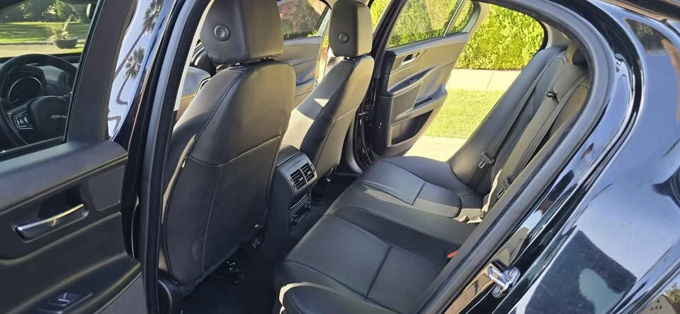 2018 Jaguar XE - Image 11 of 12