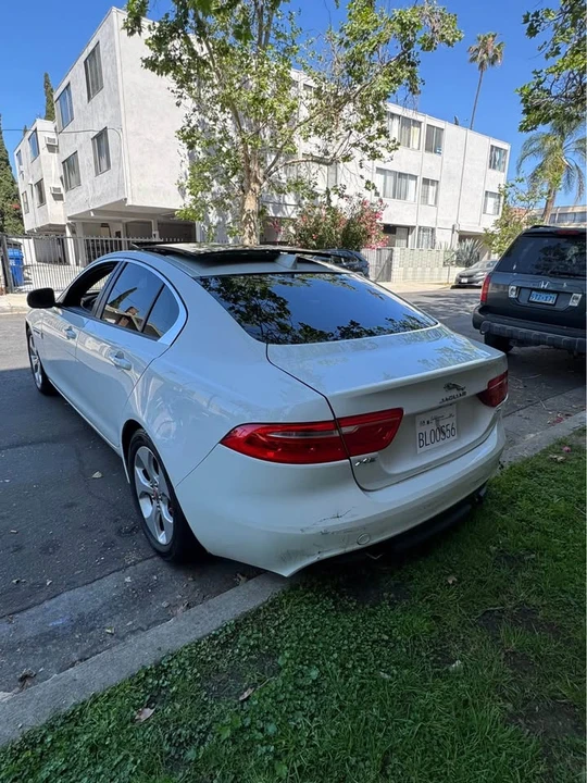 2018 Jaguar XE - Image 2 of 8
